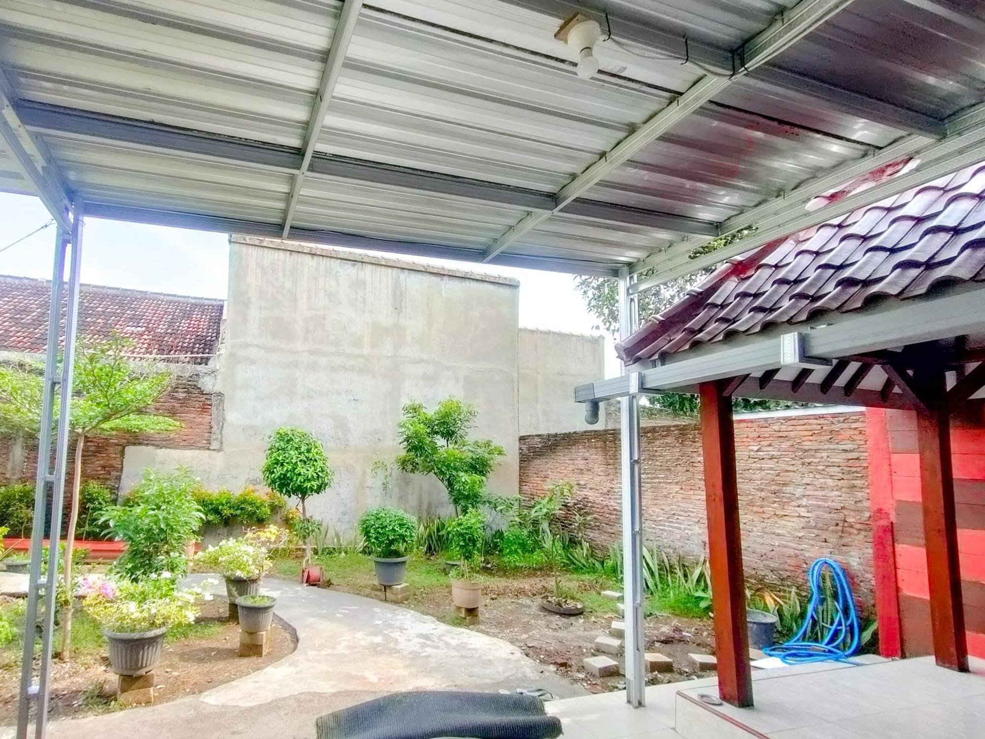 Hotel Reddoorz Syariah At Graha Adi Karya Kartasura Kartosuro Exterior foto